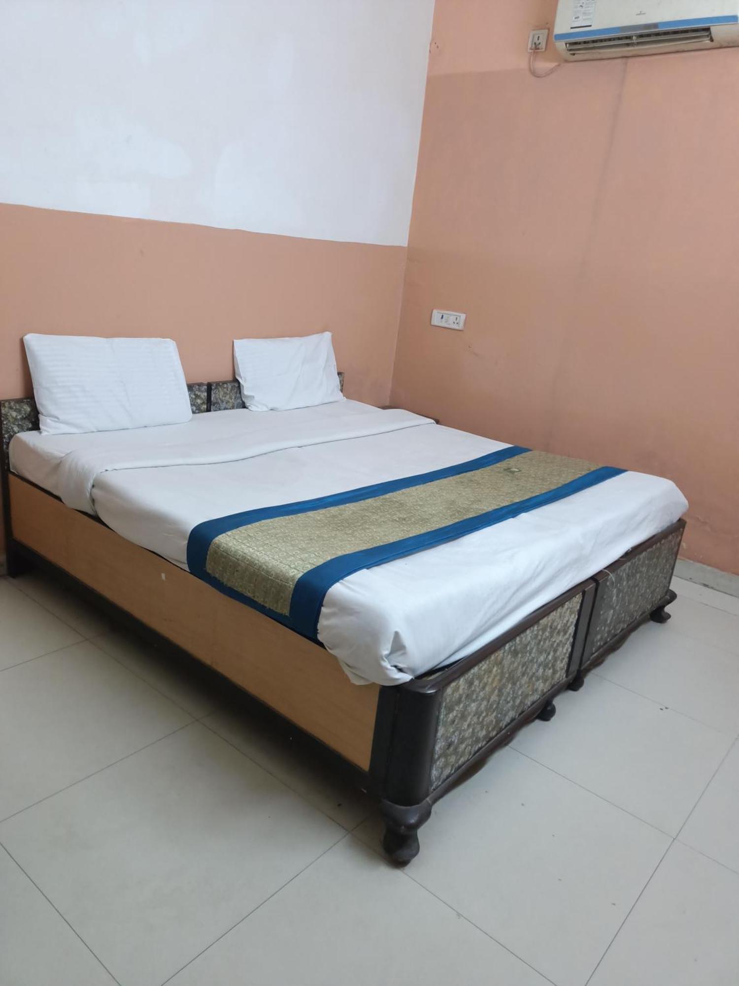 Hotel Royal India - Vijay Enclave New Delhi Bagian luar foto